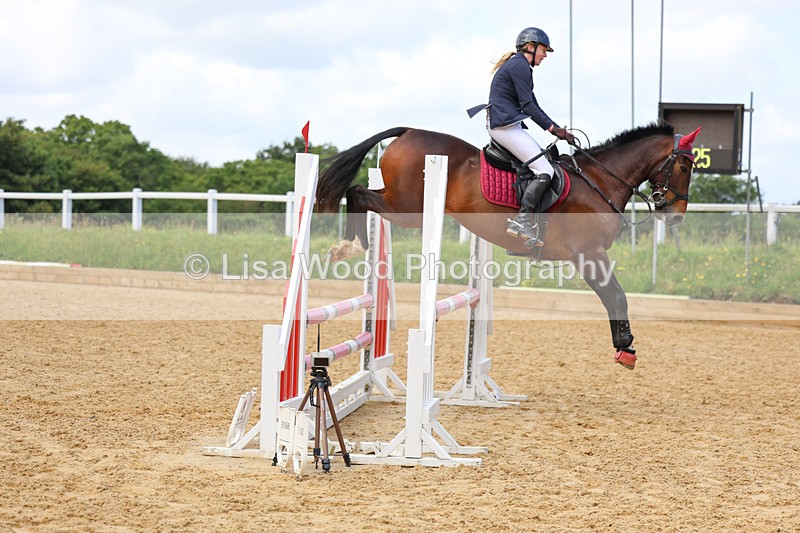 3E7A3019 - Class 4: Senior British Novice/90cm open
