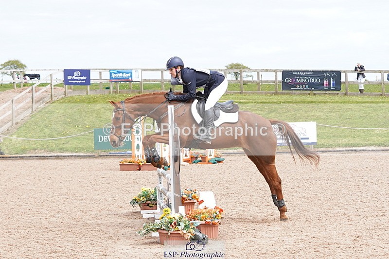 250419-135616-11118 - 713-Helen.Banbury-RED.OCTOBER