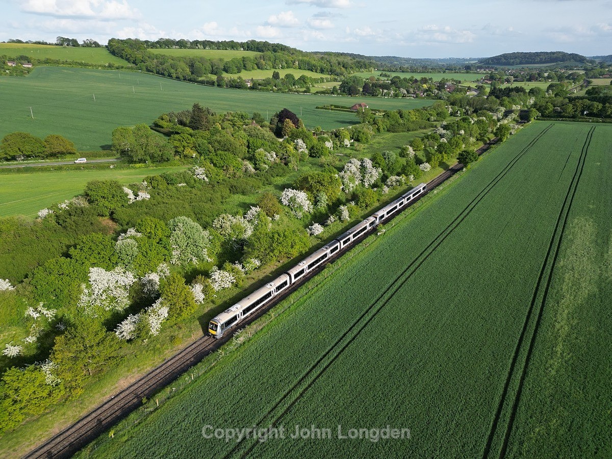 JL - 23.5.23 168109  &326 17:45 Marylebone - Birmingham SH, Saunderton - Chiltern Routes (north to south)