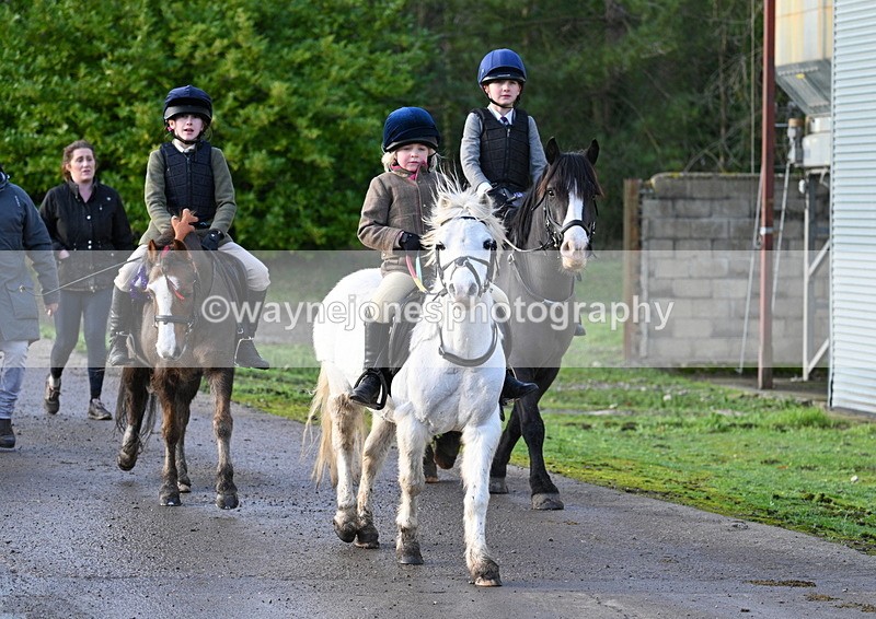 WJ7_9800 - Berks & Bucks Lead Rein - Hendred House 22-12-14
