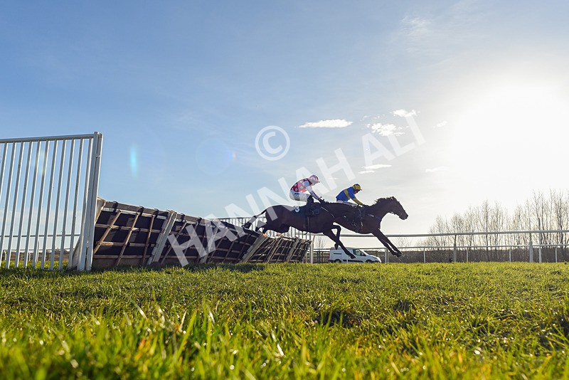 050325-Race 4-Hostile Hotelier-3330 - Race 4