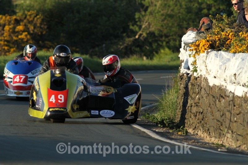 Mark Saunders & Kevin Jones - Monday Practice - Sidecars