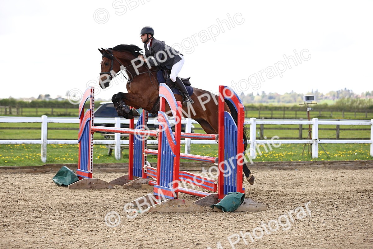 SBM_004043 - Class 17 - Senior Newcomers - 1.10m