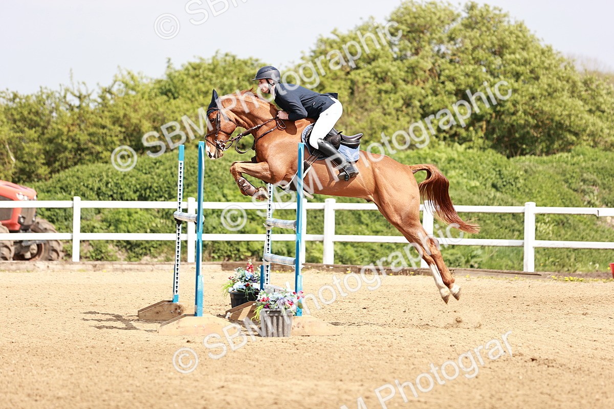  - Class 26 - Senior Foxhunter - 1.20m
