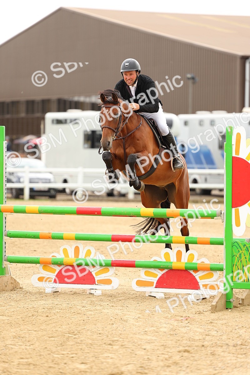 SBM_009878 - Class 3 - Senior Newcomers - 1.10m Open