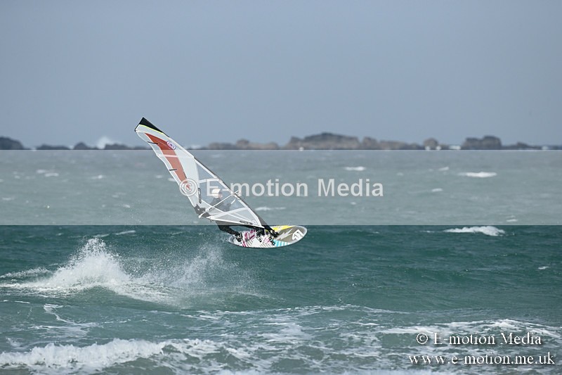 WS 020413-198 - Windsurfing