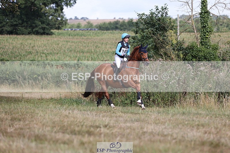 250802A-102937-00891 - C-105-Mimi.van.Ufford-MR.SOCKS