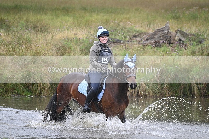 WJ7_9024 - Time at Water 11:53 to 12:23