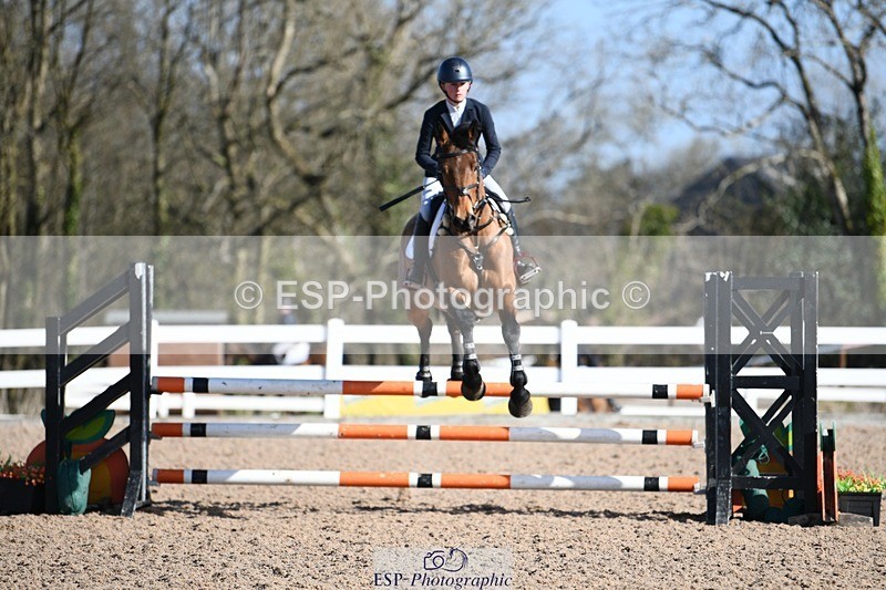250330-102318-06092 - Cls 32 British Novice and 90cm