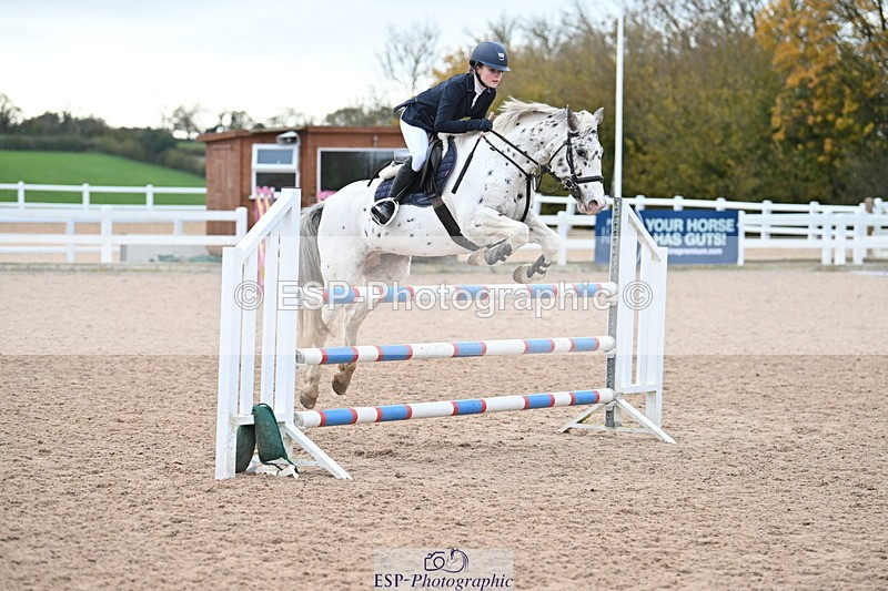 231119A-120406-05565 - Sun Cls 5 Newcomers & 1m Open