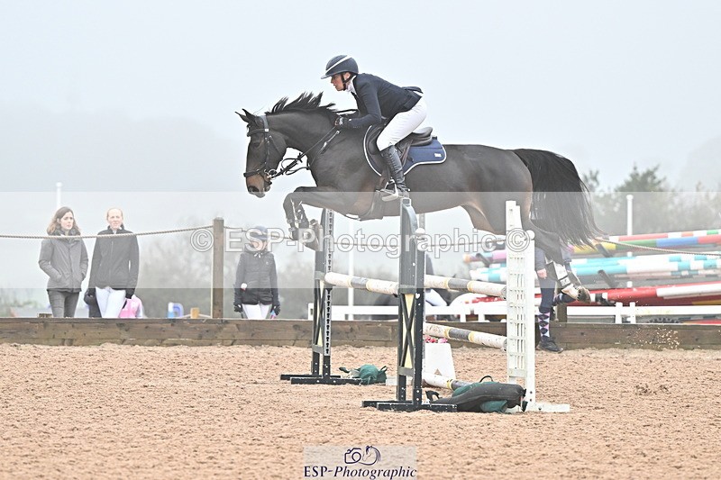 241103A-112901-07061 - SUN Cls 18 British Novice and 90cm Open