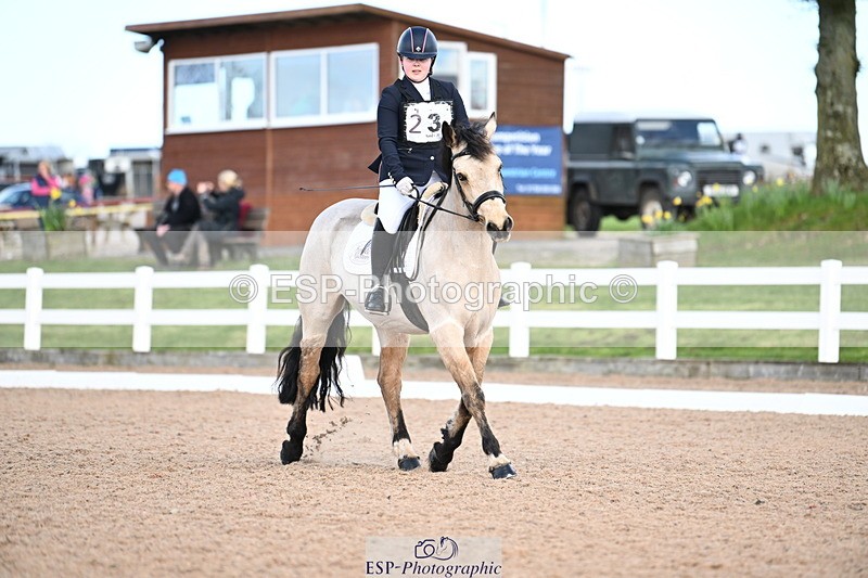 240324A-134416-03726 - Novice 27, 12.30 to 13.50