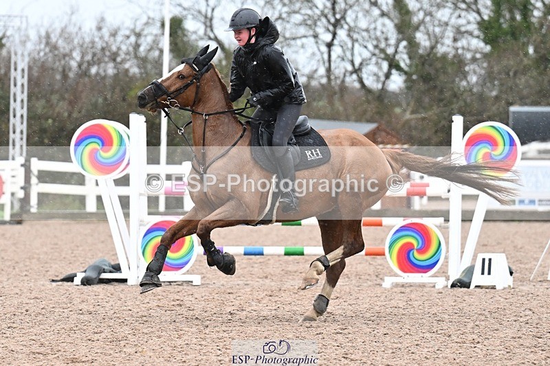251205-123755-00511 - Cls 7 Snr Newcomers and 1.10m