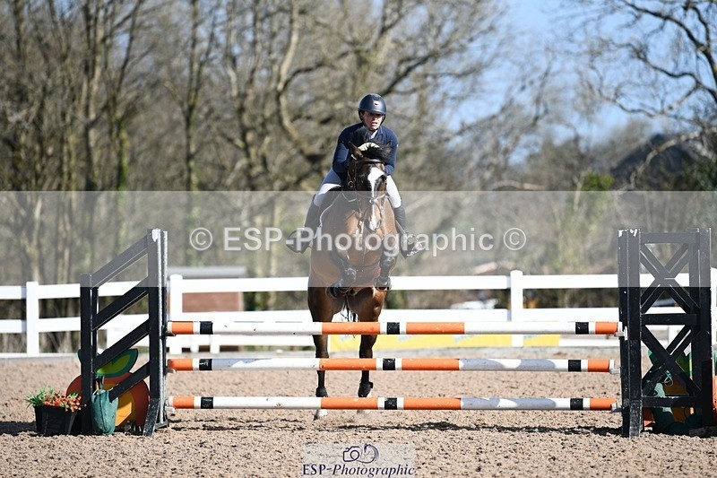 250330-102527-06106 - Cls 32 British Novice and 90cm