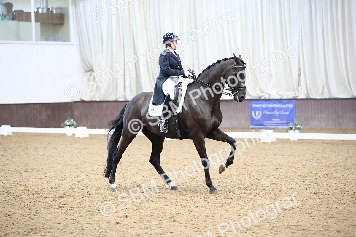 SBM_004781 - Class 9 - FEI Inter 1 Gold - 16.59-17.47