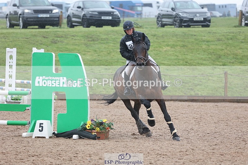 250418-141600-04823 - 225-Charlotte.Cutts-FOLDS.DIRECTOR