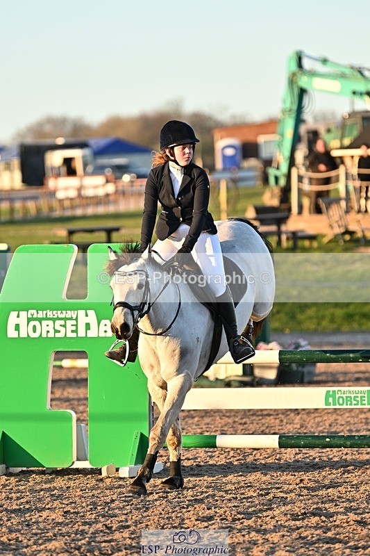 250401-191049-00915 - 90cm Classes