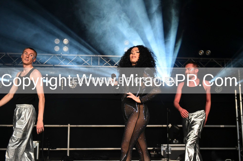 SH4_6236 - The Cher Experience