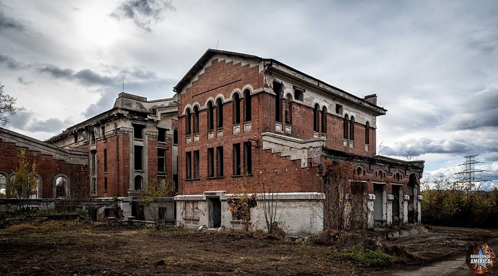 Abandoned Canticuzino Palace Power Plant