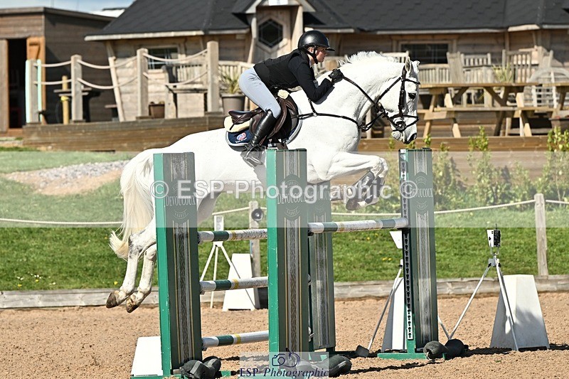 250416-154155-01818 - Cls 6 Foxhunter and 1.20m