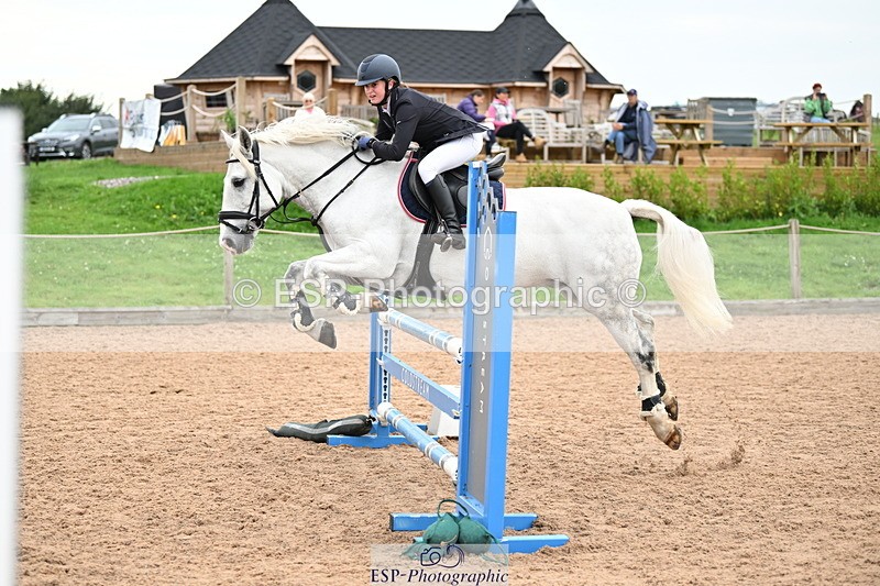 240907A-130915-01885 - Cls 3 Pony Medium Team 80cm & 90cm