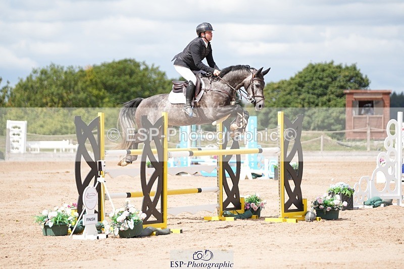 250801-111455-04885 - Cls 14 Snr Fox 1st Rnd