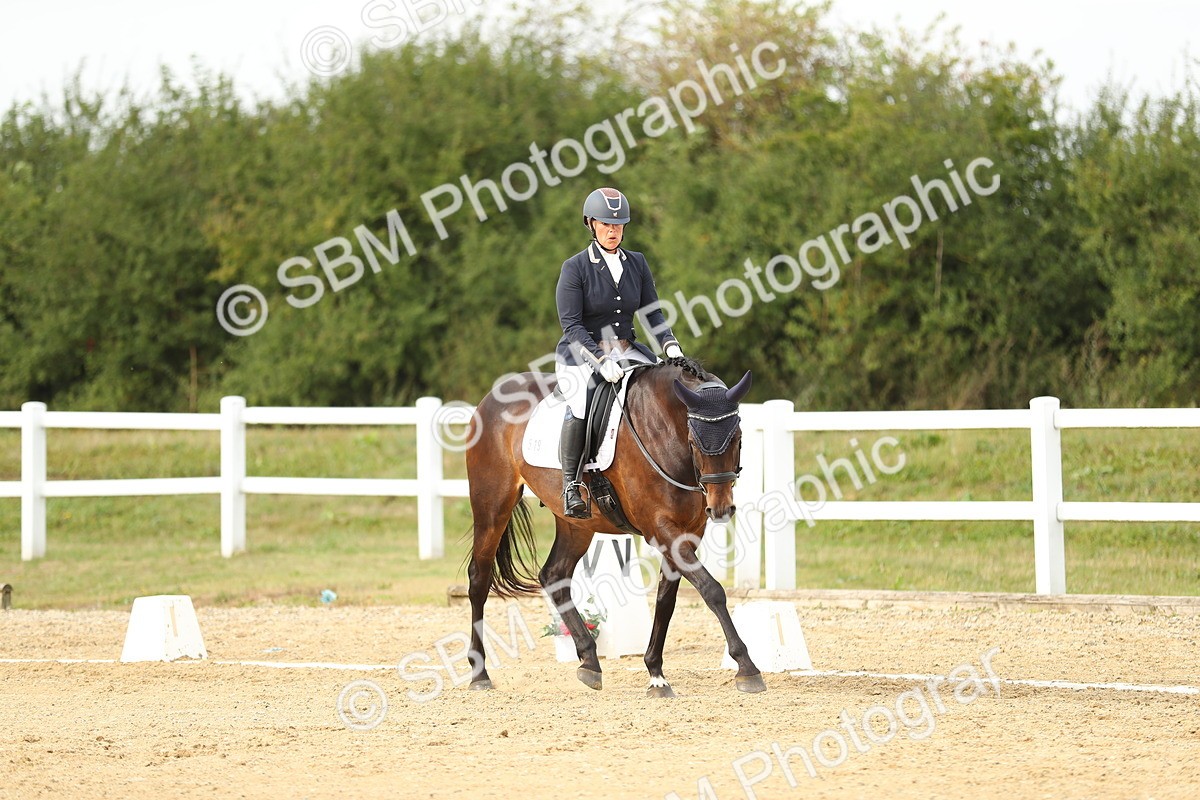 SBM_018484 - Class 14 - Novice 23 - 15.16-16.19