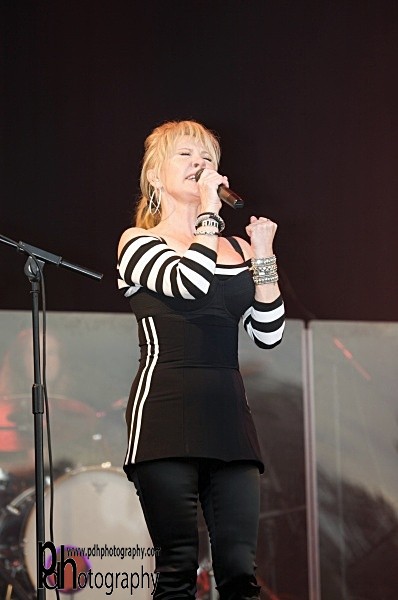 Lulu - Glastonbury IMG_2968 - Lulu & Band