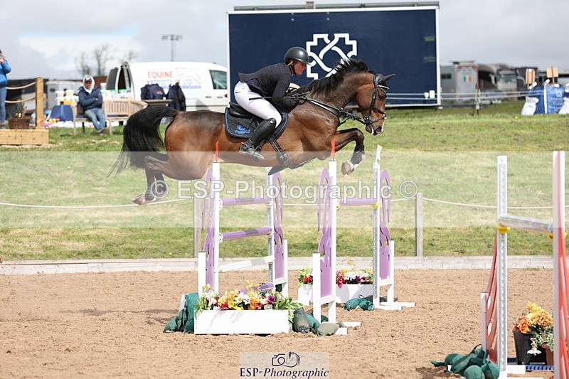 240419A-124440-07413 - Cls 6, 2 Star Medium Tour 1.35m