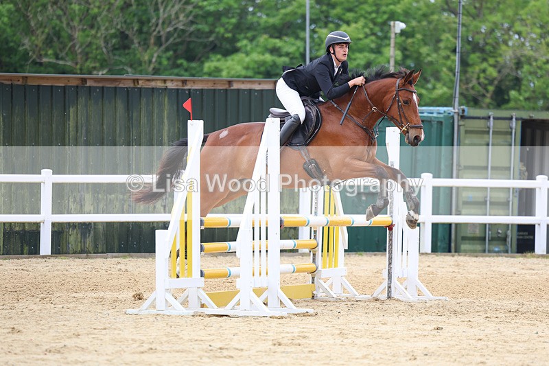 3E7A8499 - Class 4: Senior British Novice/90cm open