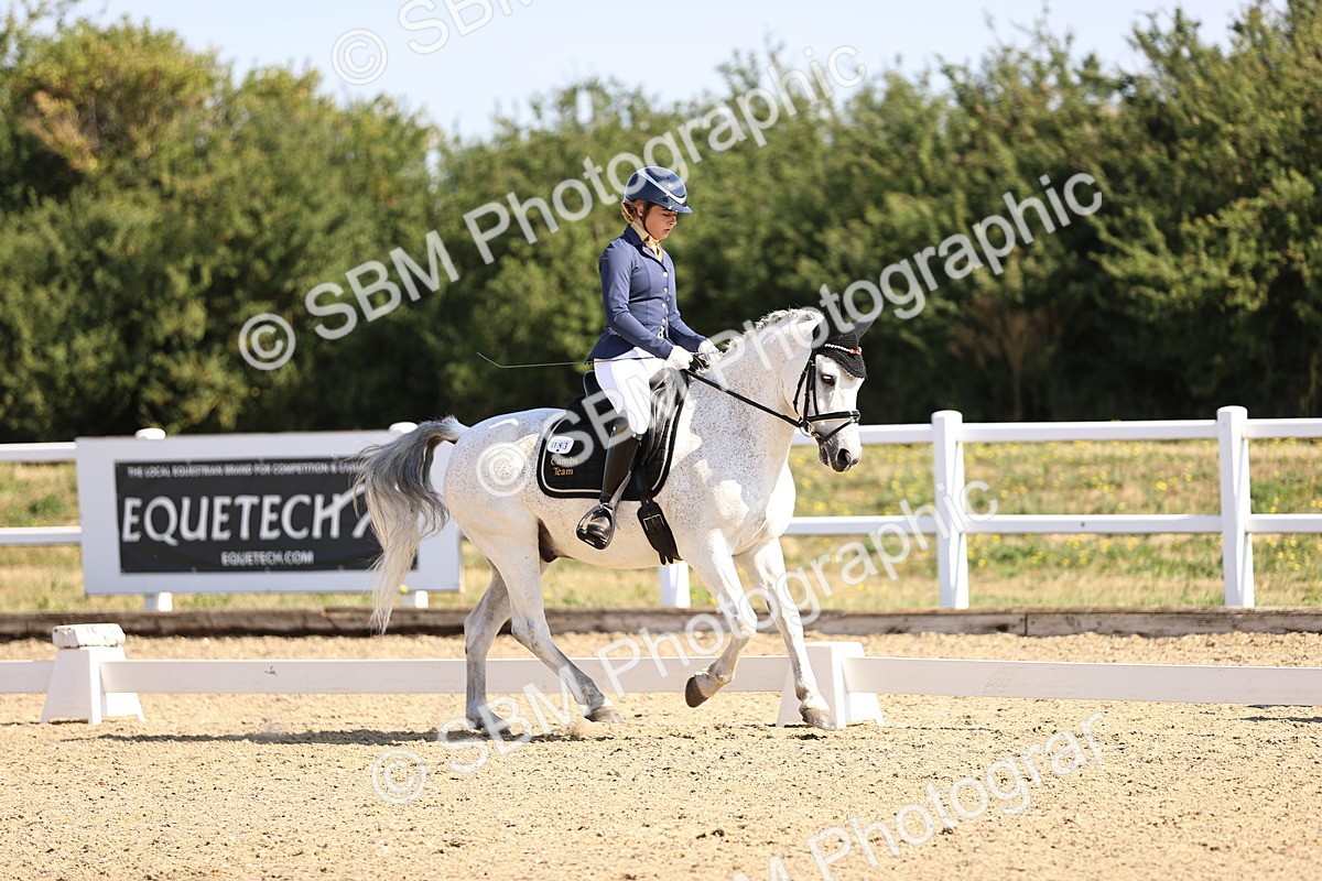 SBM_008727 - Novice 5 - 08.30-9.33