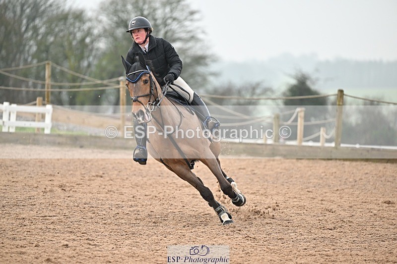 250122-142905-00651 - Cls 6 Foxhunter and 1.20m
