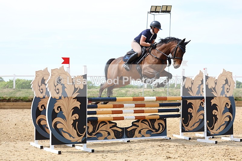 3E7A7007 - Class 7: Senior Newcomers/1.10m open