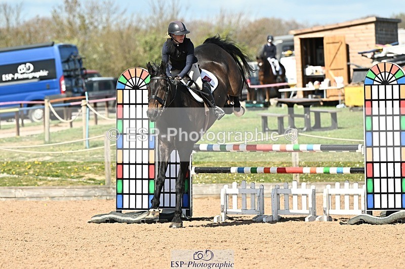 250416-151354-01645 - Cls 6 Foxhunter and 1.20m