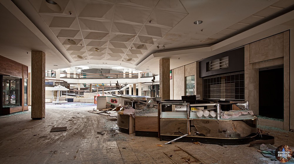 Randall Park Mall (North Randall, OH) | Jewelry Kiosk - Randall Park Mall