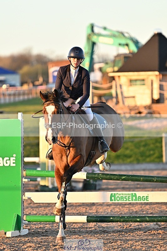 250401-192206-00990 - 90cm Classes