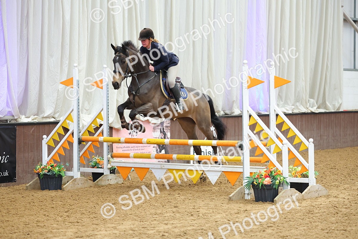 SBM_009692 - Class 20 - Senior British Novice/ 90cm Open - First Round (0.90m)