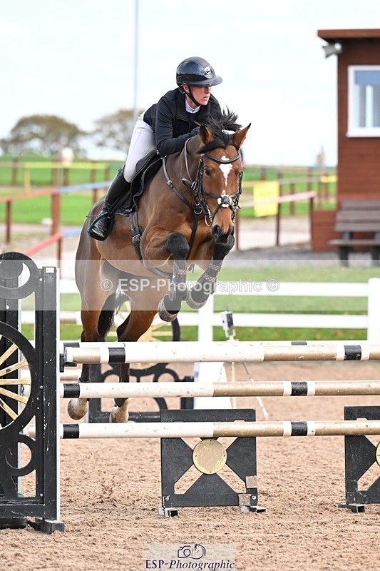 251022-130410-00477 - Cls 4 Snr Newcomers 1.10m