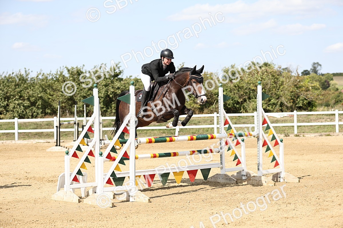 SBM_005134 - Class 6 = Senior Newcomers - 1.10m Open