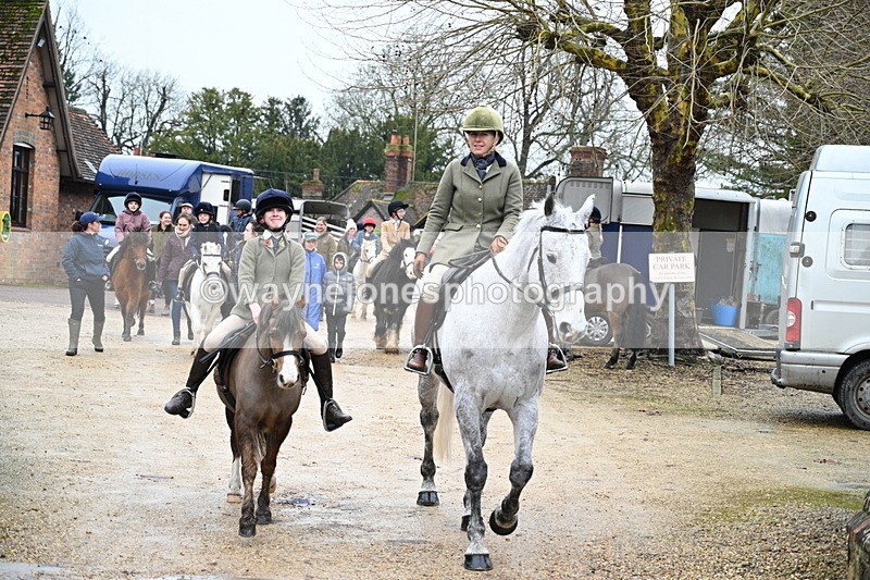 WJ7_9285 - Walk out..