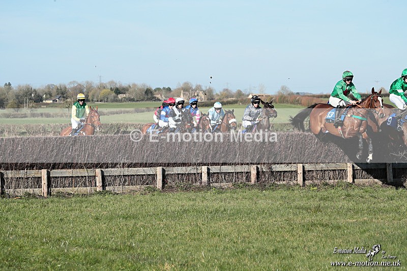 PtP 210326 677 - VWH Cirencester Races 21/03/26
