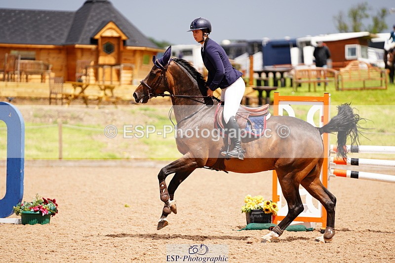 240526A-121620-08014 - Cls 26 Chard Equ 1.05m and 1.10m Grand Prix