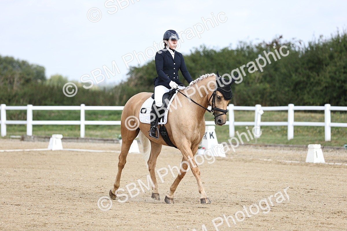 SBM_015387 - Class 14 - Novice 23 - 9.05-10.08