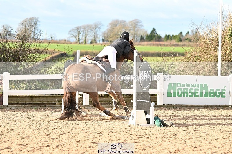 241208-131908-01744 - Cls 21 Newcomers and 1.10m Open