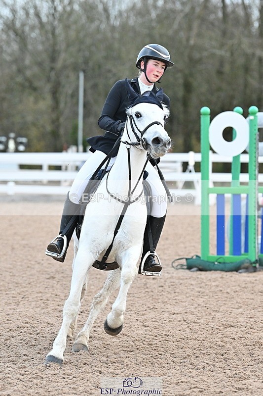 231119A-084728-04237 - Sun Cls 2 British Novice & 80cm Open