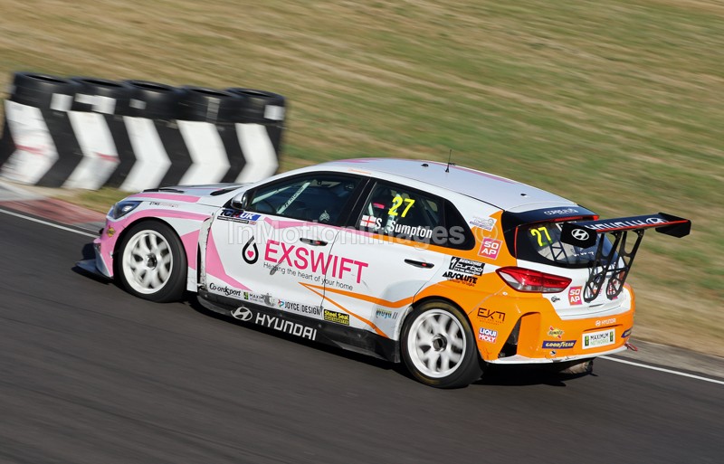  - TCR UK @ Castle Combe
