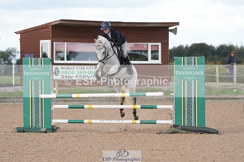 250921-122416-02911 - Cls 9 Pony Foxhunter and 1.10m