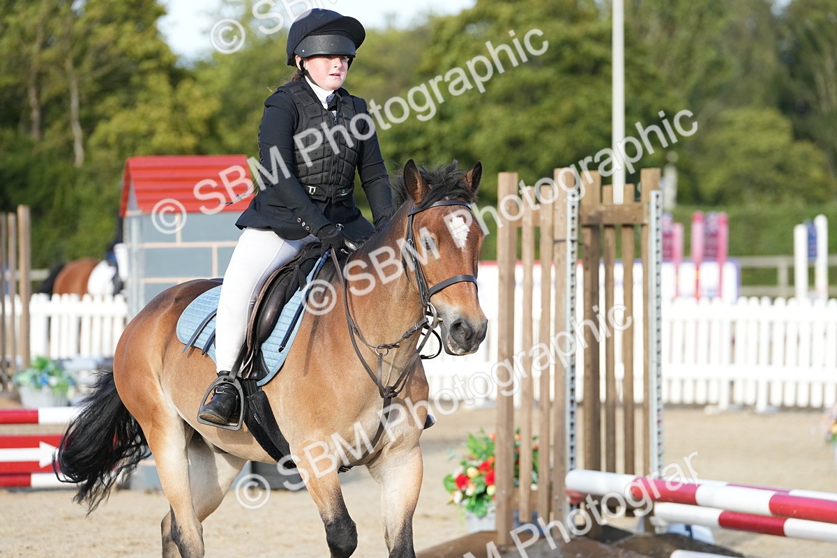 SBM_29109 - J43 - Horse & Hound Open 50cm