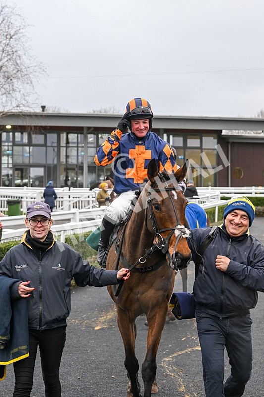 110124-Race 3-Time For A Pint-2517 - Race 3