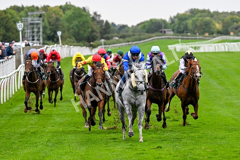 011025-Race 6-Mudamer-0586 - Race 6